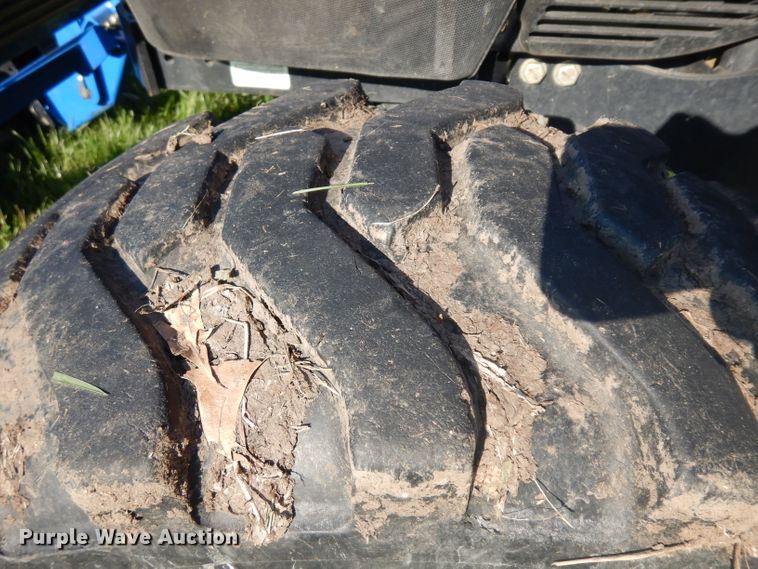 image for item GY9000 2008 New Holland T2320 MFWD tractor