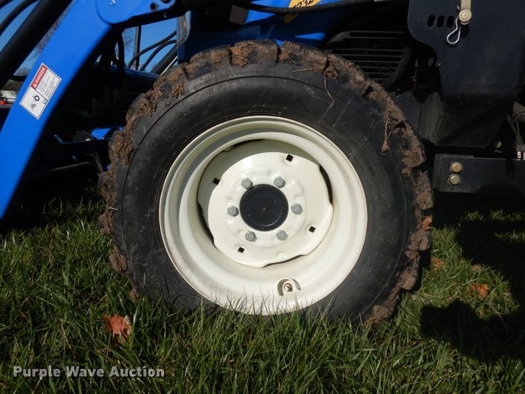 image for item GY9000 2008 New Holland T2320 MFWD tractor
