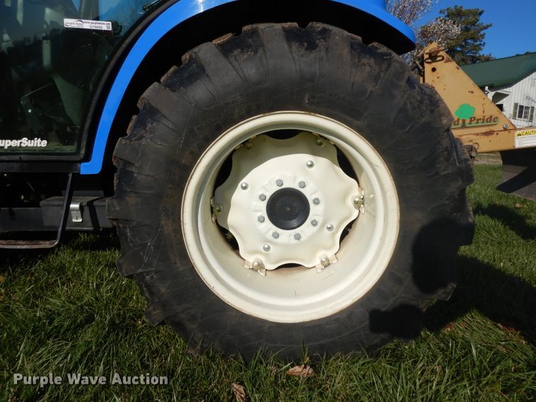 image for item GY9000 2008 New Holland T2320 MFWD tractor