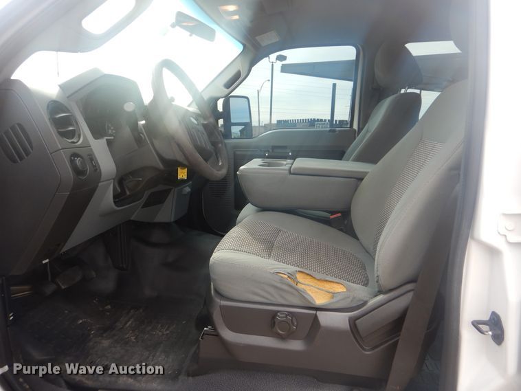 image for item GY9764 2012 Ford F250 Super Duty  Crew Cab pickup truck