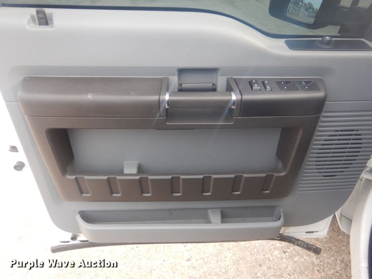 image for item GY9764 2012 Ford F250 Super Duty  Crew Cab pickup truck