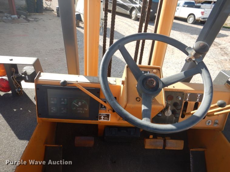 image for item HC9002 1997 Case 586E forklift