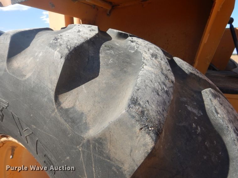 image for item HC9002 1997 Case 586E forklift