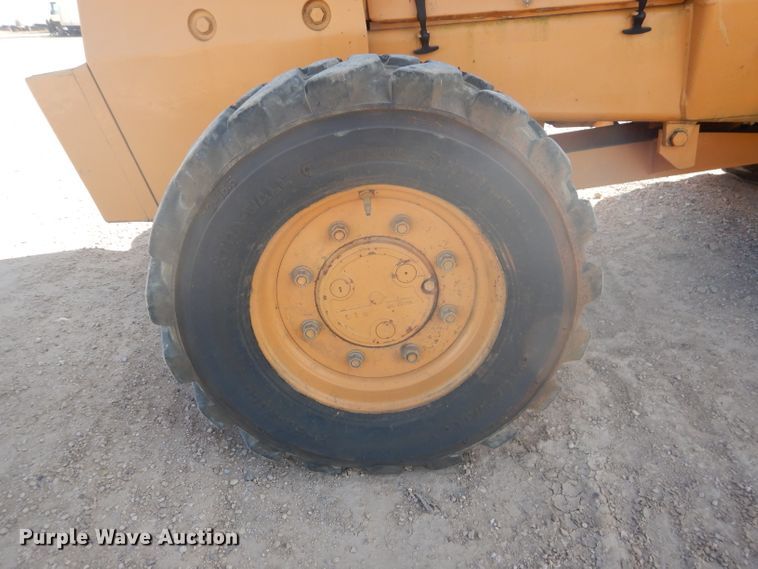 image for item HC9002 1997 Case 586E forklift