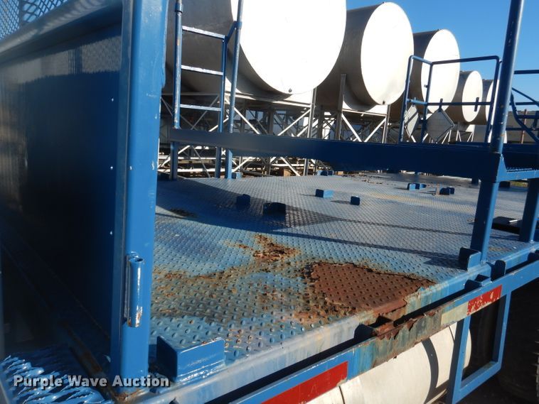 image for item HC9009 2005 Peterbilt PB335 flatbed truck