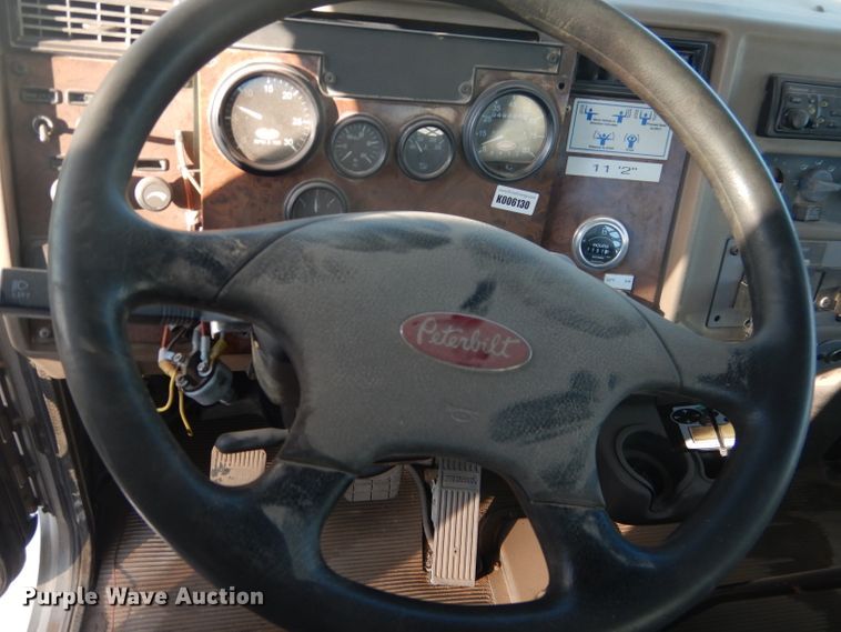 image for item HC9009 2005 Peterbilt PB335 flatbed truck