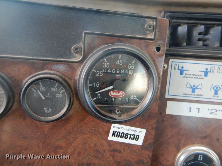 image for item HC9009 2005 Peterbilt PB335 flatbed truck