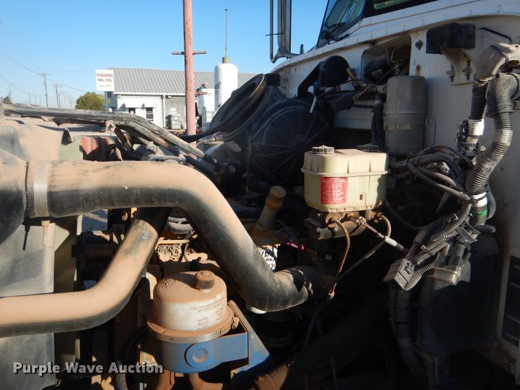 image for item HC9009 2005 Peterbilt PB335 flatbed truck