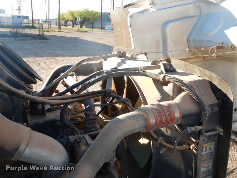 image for item HC9009 2005 Peterbilt PB335 flatbed truck