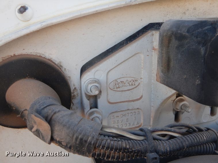 image for item HC9009 2005 Peterbilt PB335 flatbed truck