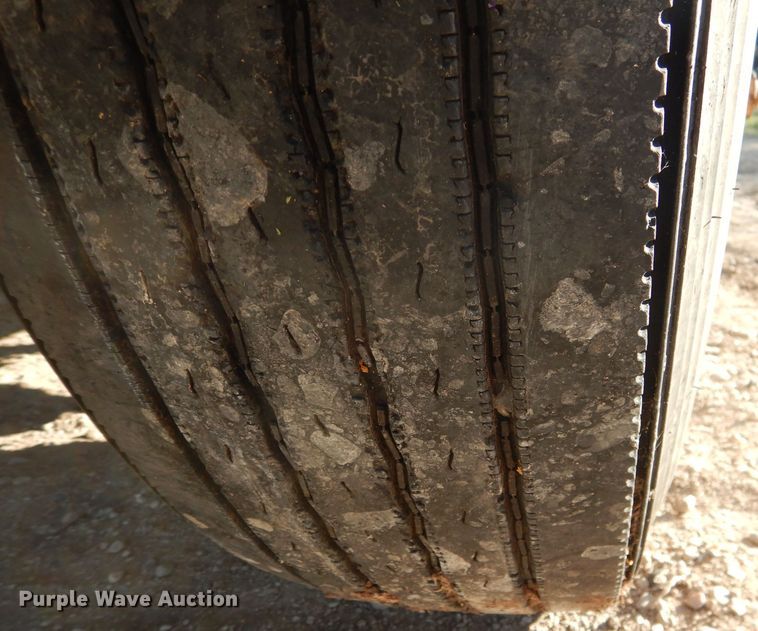 image for item HC9009 2005 Peterbilt PB335 flatbed truck