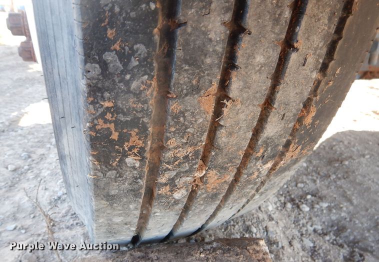 image for item HC9009 2005 Peterbilt PB335 flatbed truck