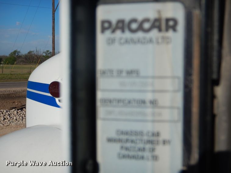 image for item HC9009 2005 Peterbilt PB335 flatbed truck