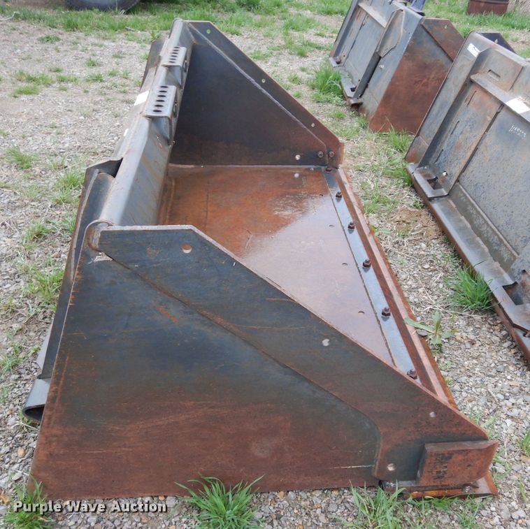 image for item HT9015 Bobcat 68-HD-C/I skid steer bucket