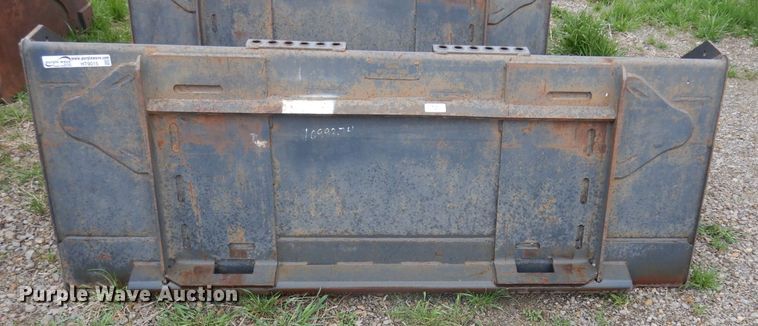 image for item HT9015 Bobcat 68-HD-C/I skid steer bucket
