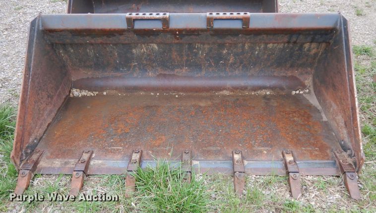 image for item HT9016 Bobcat 68-HD-C/I skid steer bucket