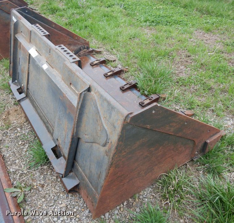 image for item HT9016 Bobcat 68-HD-C/I skid steer bucket