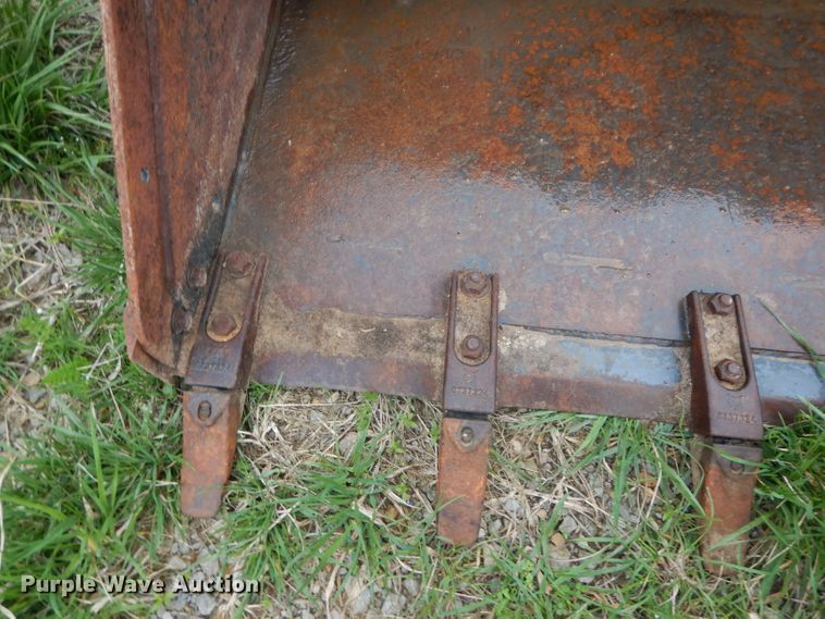 image for item HT9016 Bobcat 68-HD-C/I skid steer bucket