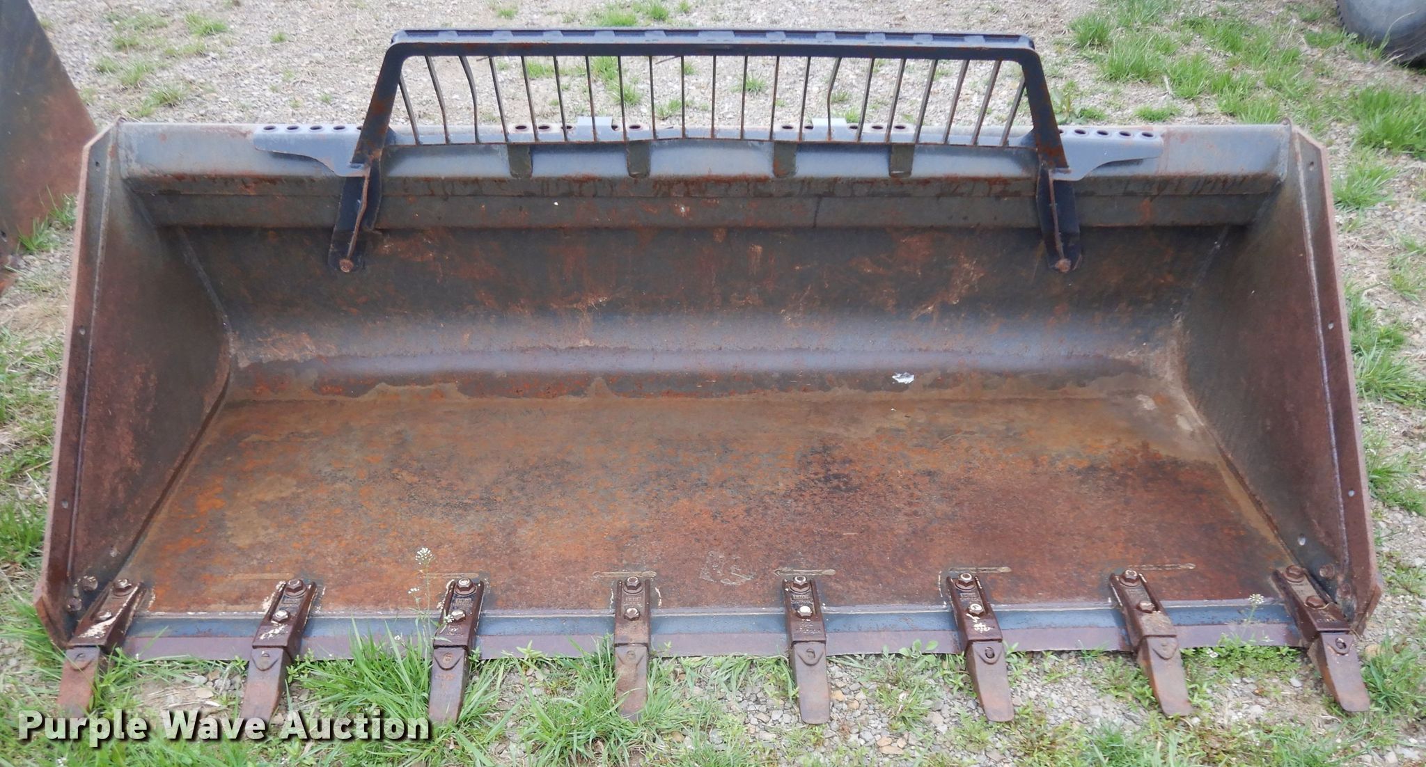 Bobcat 80HDC/I skid steer bucket in Winchester, KS Item HT9017 sold