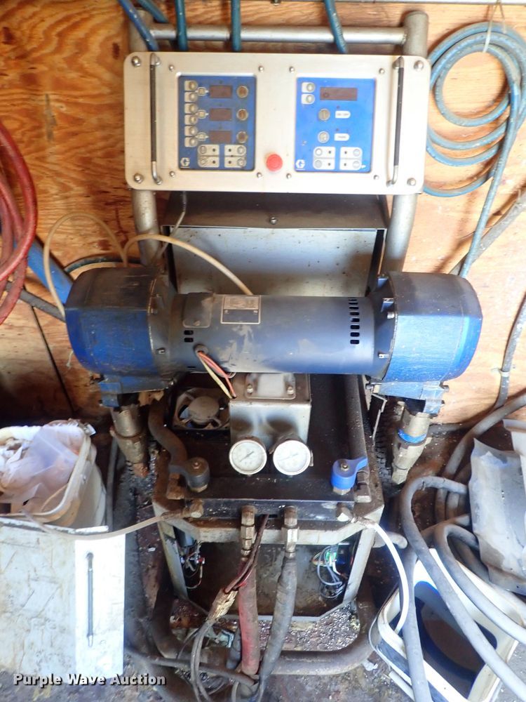 image for item DC3261 2009 Continental foam spray trailer