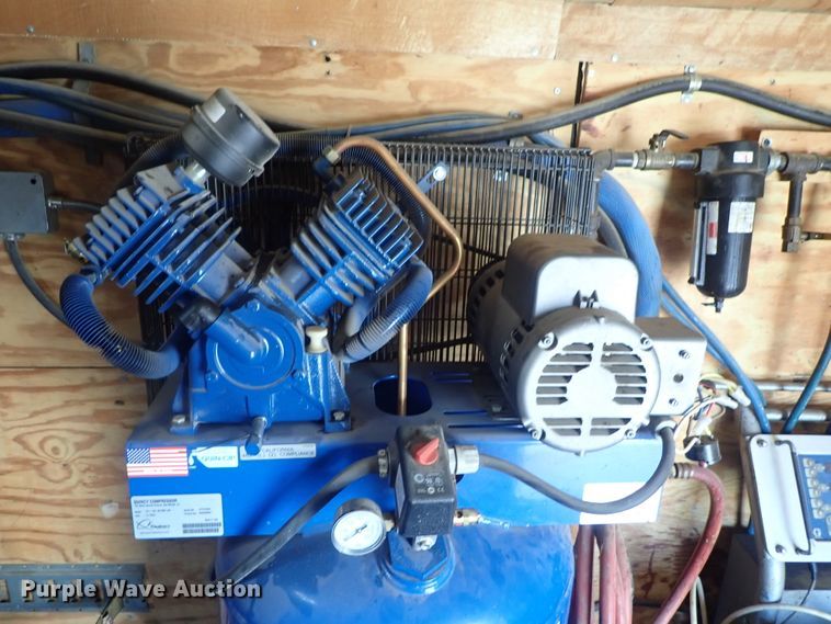 image for item DC3261 2009 Continental foam spray trailer