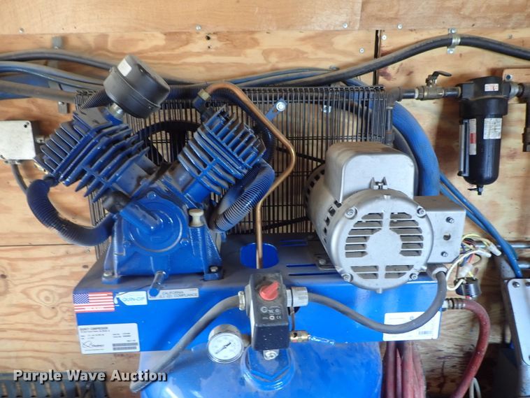 image for item DC3261 2009 Continental foam spray trailer