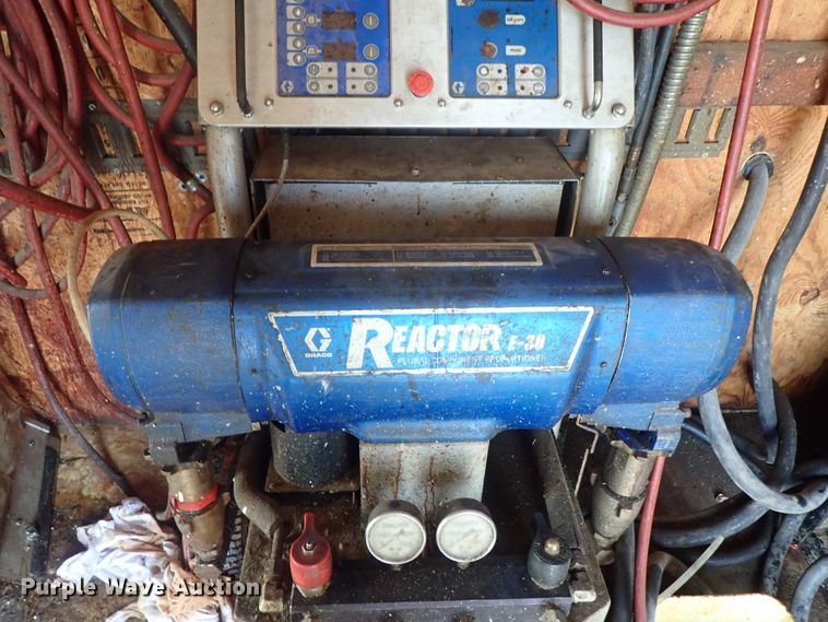 image for item DC3262 2008 Continental foam spray trailer