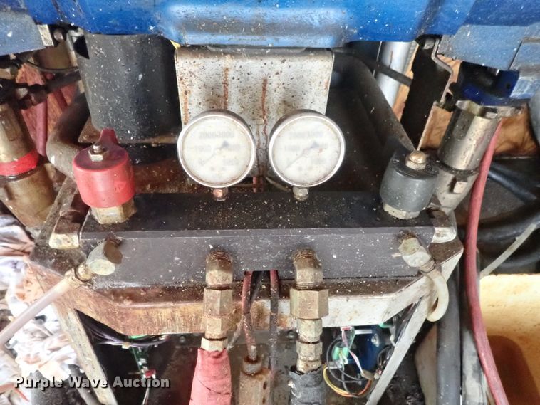 image for item DC3262 2008 Continental foam spray trailer