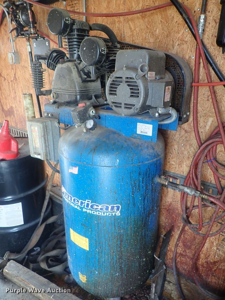 image for item DC3262 2008 Continental foam spray trailer