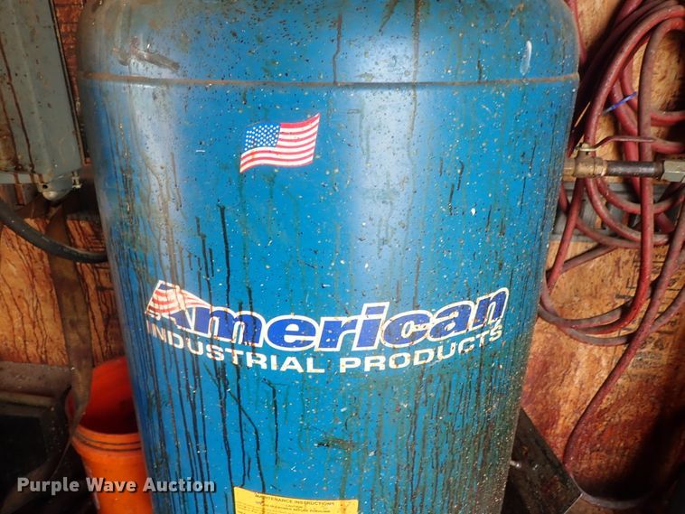 image for item DC3262 2008 Continental foam spray trailer