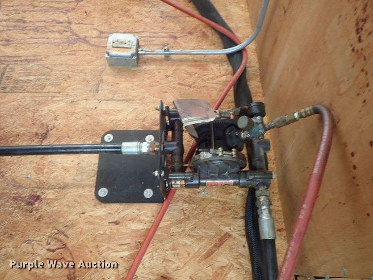 image for item DC3262 2008 Continental foam spray trailer