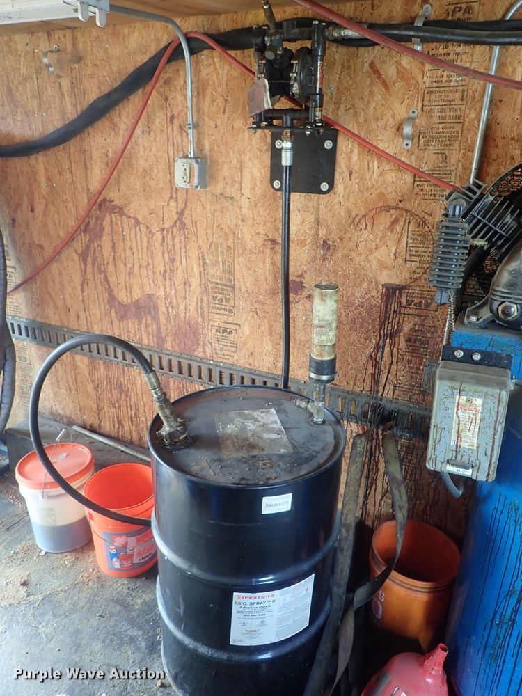 image for item DC3262 2008 Continental foam spray trailer