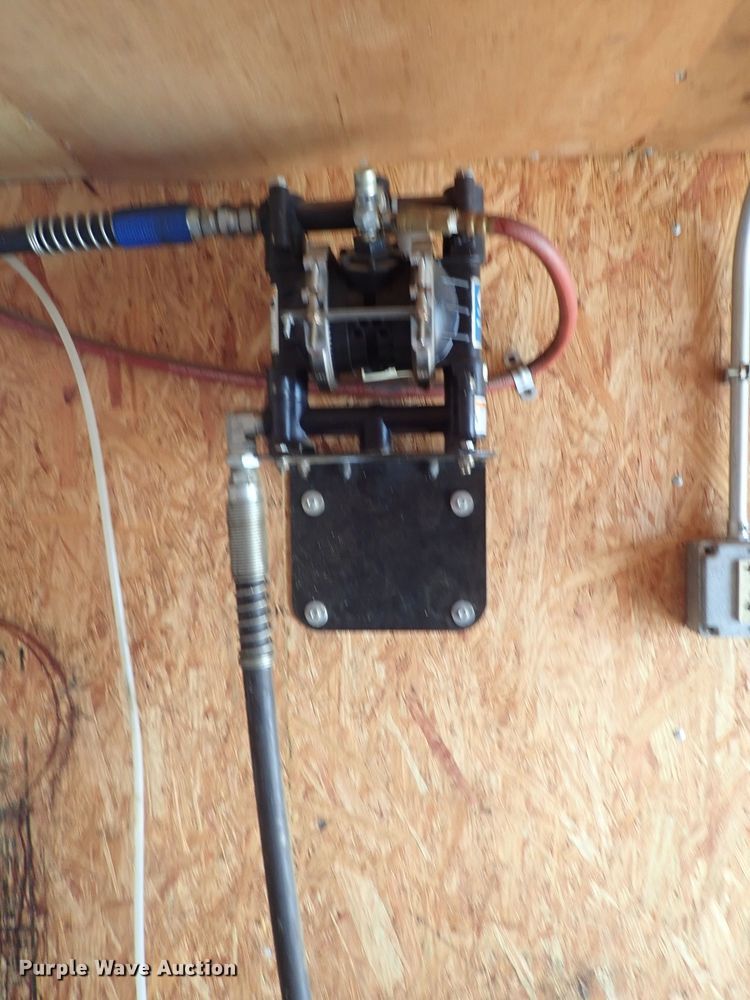 image for item DC3262 2008 Continental foam spray trailer