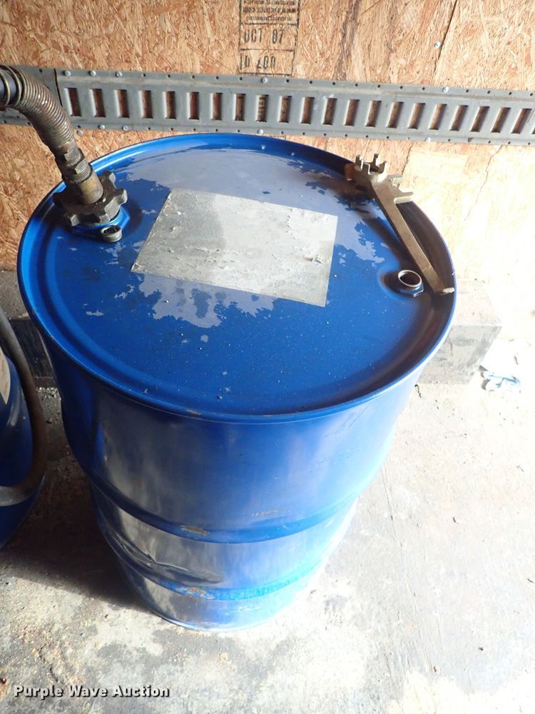 image for item DC3262 2008 Continental foam spray trailer