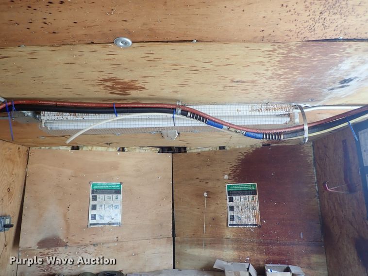 image for item DC3262 2008 Continental foam spray trailer