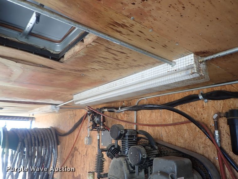 image for item DC3262 2008 Continental foam spray trailer