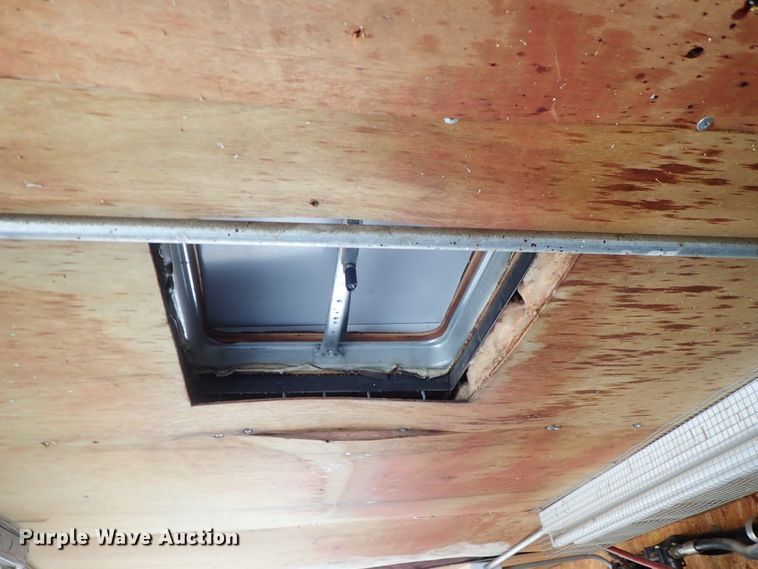 image for item DC3262 2008 Continental foam spray trailer