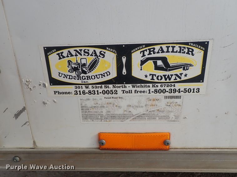 image for item DC3262 2008 Continental foam spray trailer