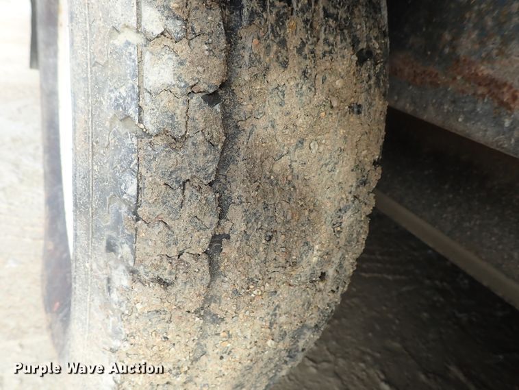 image for item DC3262 2008 Continental foam spray trailer