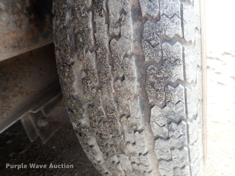 image for item DC3262 2008 Continental foam spray trailer