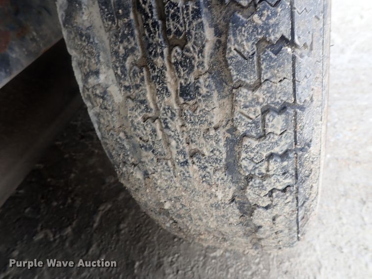 image for item DC3262 2008 Continental foam spray trailer