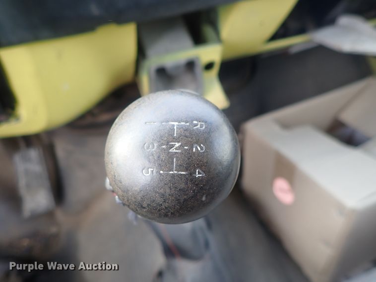 image for item DC3263 1988 GMC C6000 flatbed truck