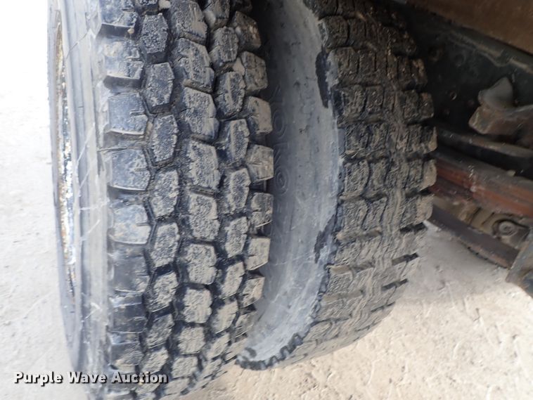 image for item DC3263 1988 GMC C6000 flatbed truck