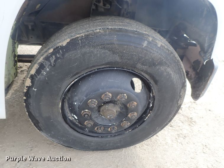 image for item DC3263 1988 GMC C6000 flatbed truck