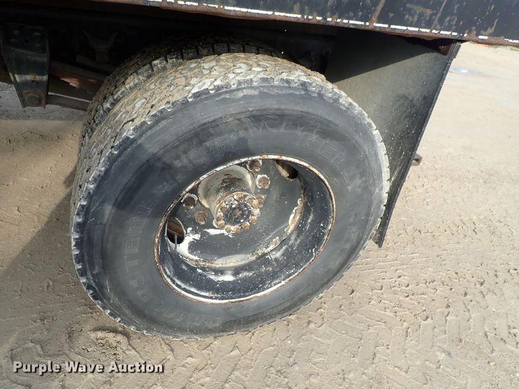 image for item DC3263 1988 GMC C6000 flatbed truck