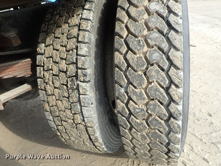 image for item DC3263 1988 GMC C6000 flatbed truck