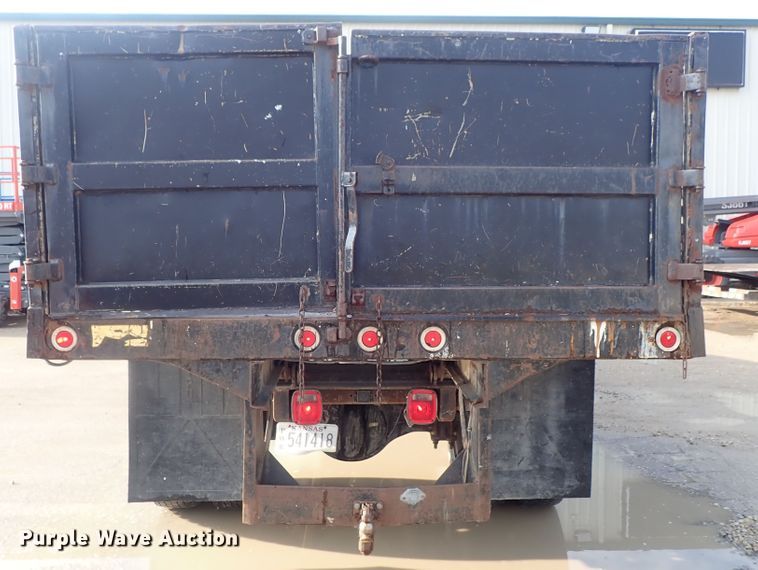 image for item DC3265 2000 GMC 7500 dump truck