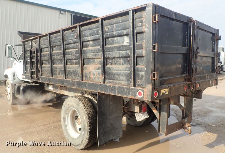 image for item DC3265 2000 GMC 7500 dump truck