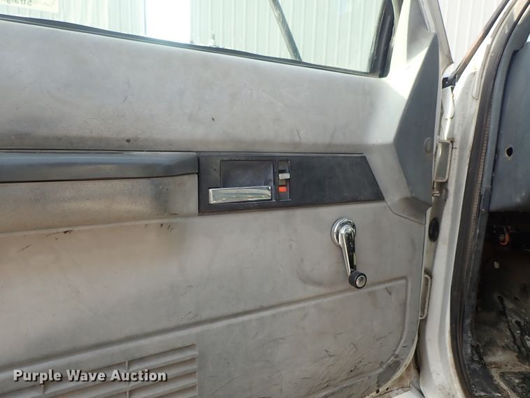 image for item DC3265 2000 GMC 7500 dump truck