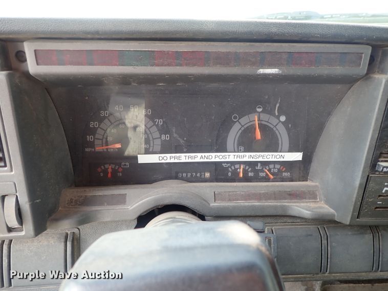 image for item DC3265 2000 GMC 7500 dump truck